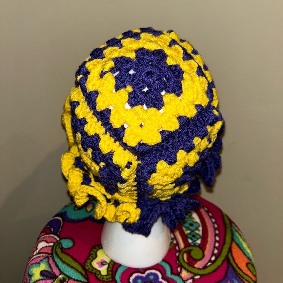 LA Ruffle Beanie - Picture 2 of 3